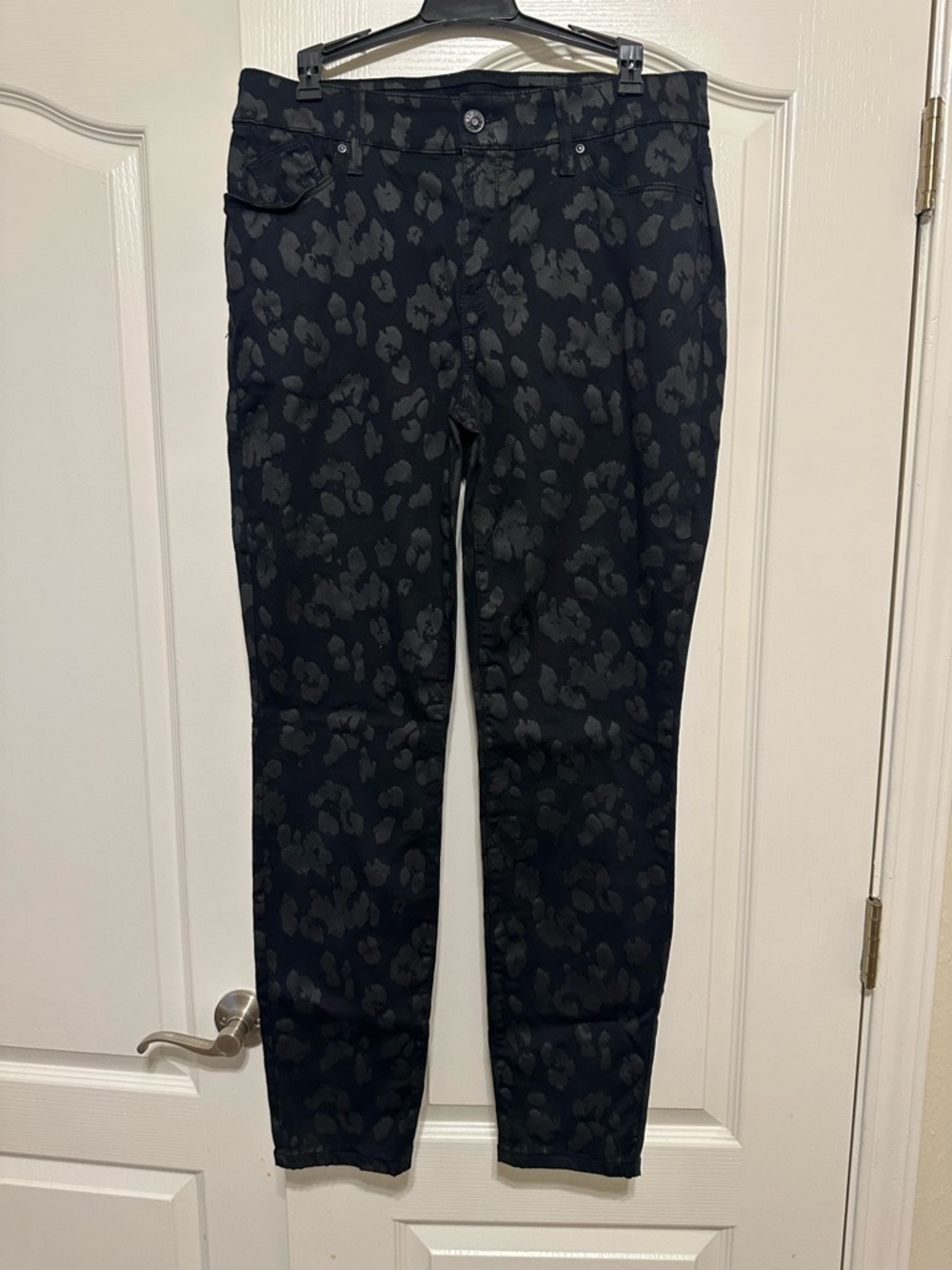 Chico's Black Pants with Branded Waist Tag